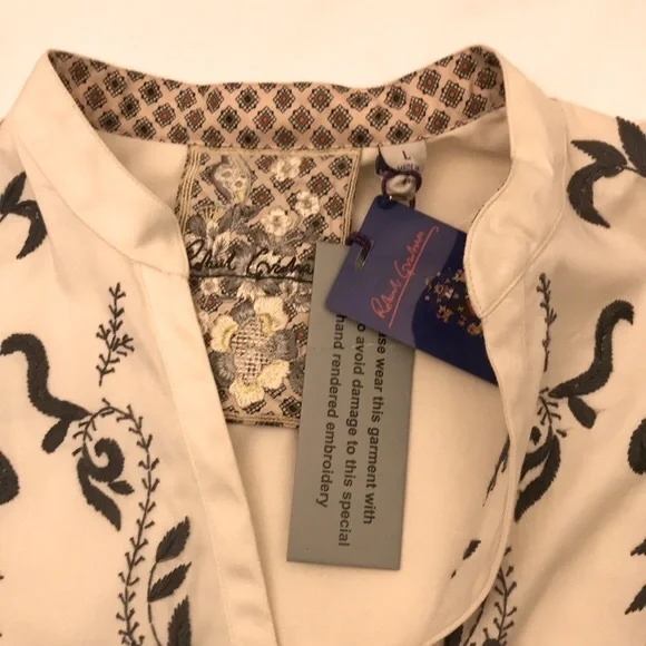 Robert Graham Large Beige & Grey